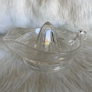 Vintage Ribbed Citrus Reamer/Juicer